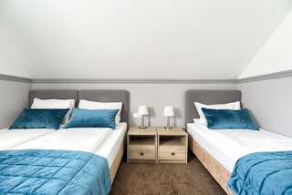 Комплексы для отдыха с коттеджами/бунгало Villa Madre Golf & Family Виселка Двухместный номер с 1 кроватью или 2 отдельными кроватями и дополнительной кроватью-7